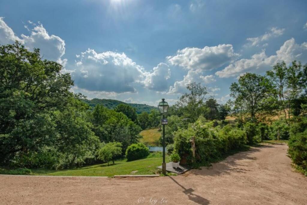 Gite Du Mont Plaisir Villa Chouvigny Exteriör bild